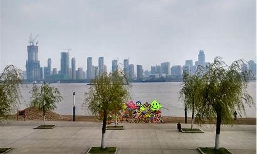 武汉汉口江滩公园红石榴主题艺术区域提升服